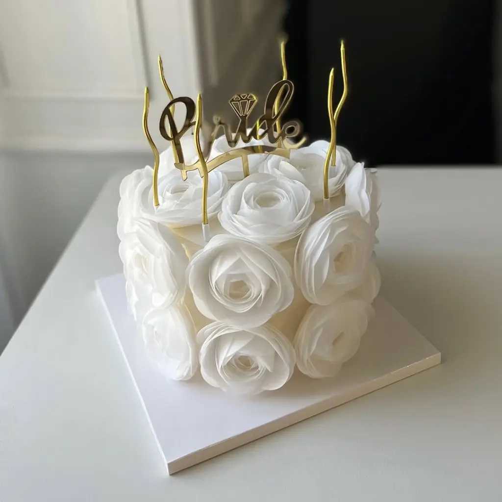 Alanya bride to be ( bekarlığa veda) yapay gül detaylı, Alanya Butik Pasta