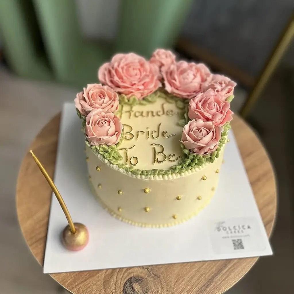 Alanya bride to be ( bekarlığa veda) pembe kremadan gül detaylı, Alanya Butik Pasta